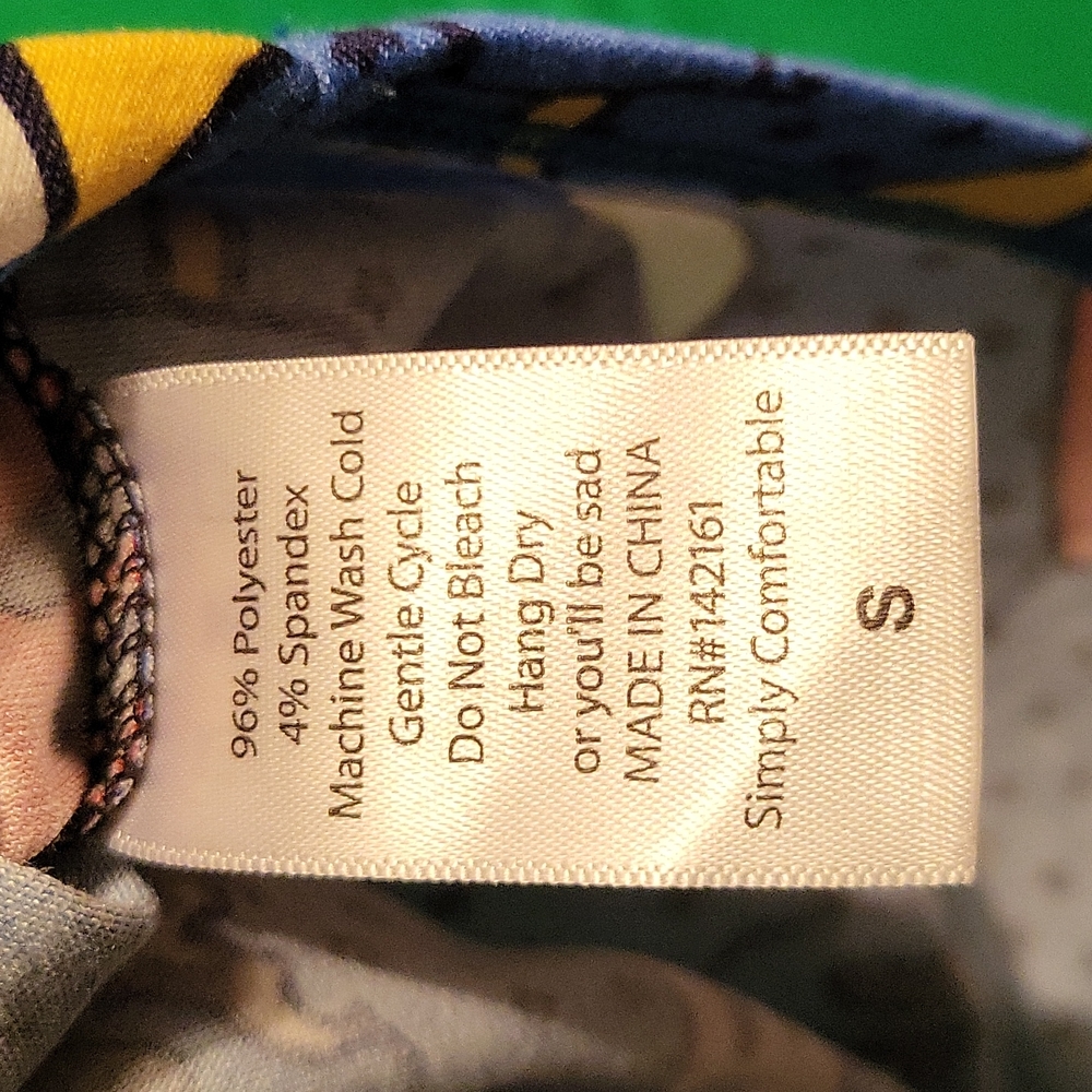 Lularoe printed Randy top in size S - Picture 3 of 3
